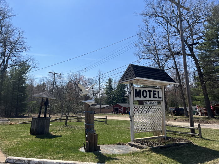 Skidway Lake Motel - April 15 2023 Photo (newer photo)